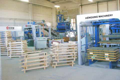 愛沙(shā)尼亞混凝(níng)土磚機客(ke)戶現場