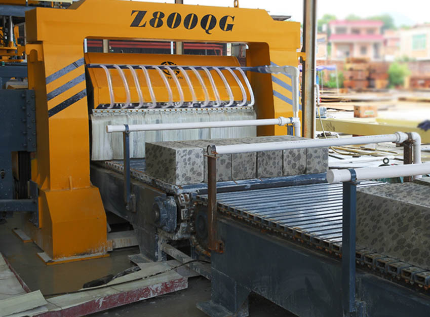 免蒸加(jia)氣塊設(shè)備一機(jī)雙用的(de)市場前(qian)景